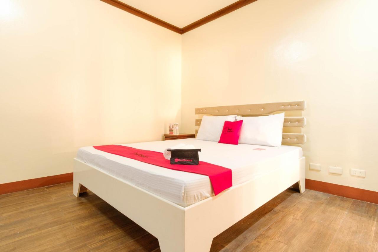 Reddoorz Plus @ Seaborne Hotel Subic Zambales Kültér fotó