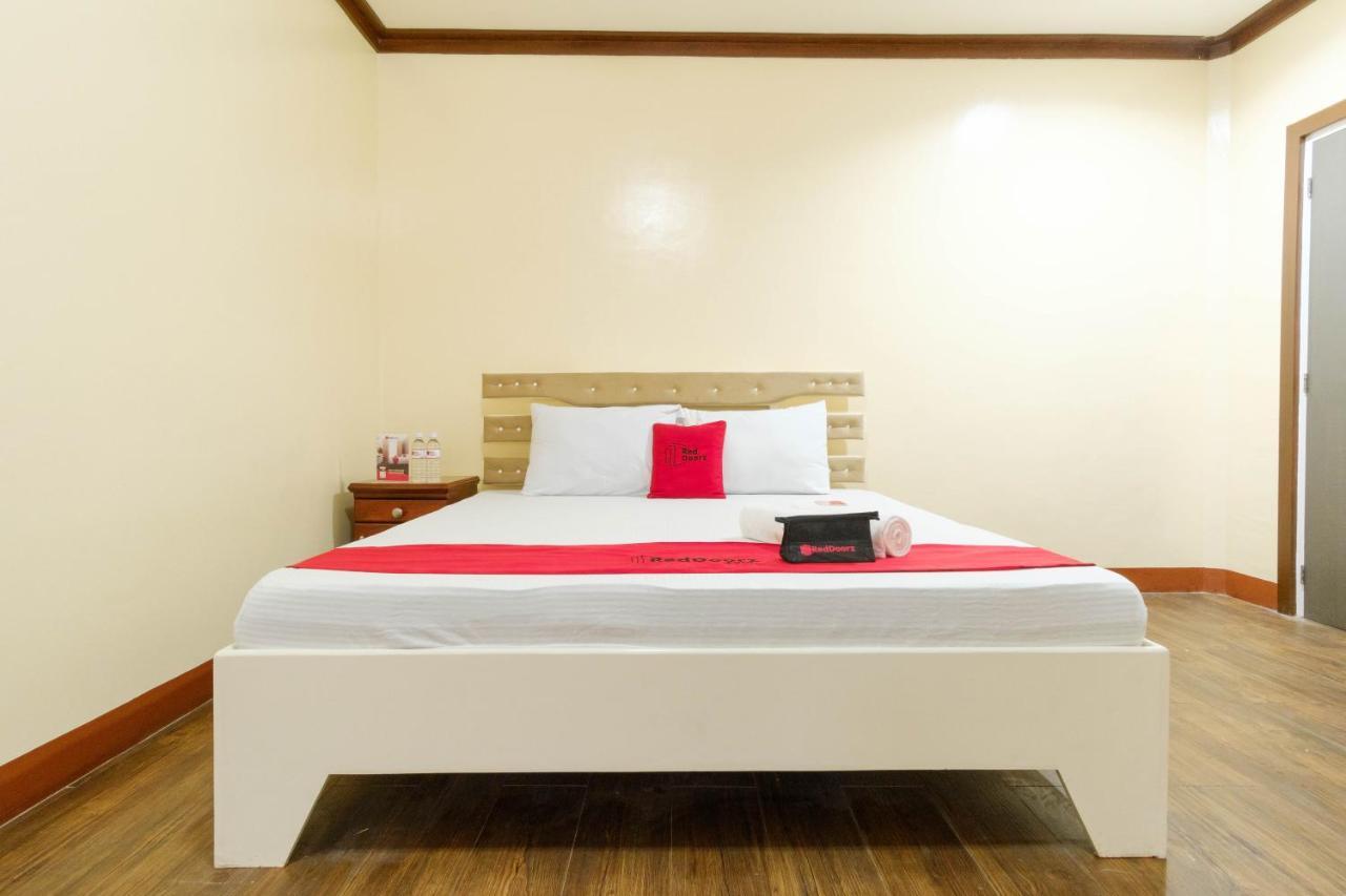 Reddoorz Plus @ Seaborne Hotel Subic Zambales Kültér fotó