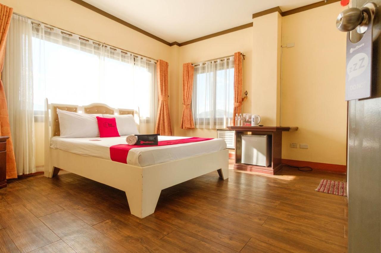 Reddoorz Plus @ Seaborne Hotel Subic Zambales Kültér fotó