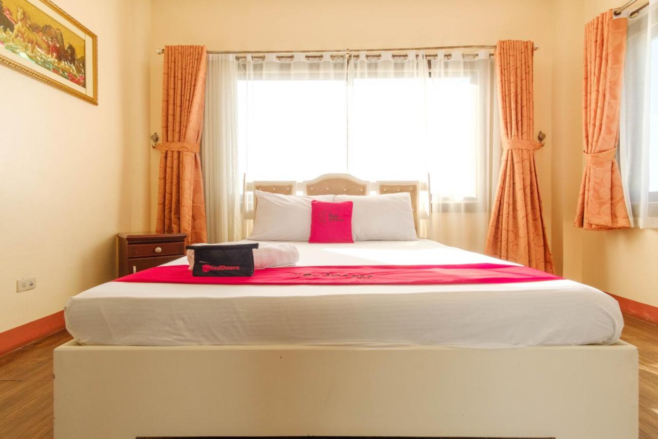 Reddoorz Plus @ Seaborne Hotel Subic Zambales Kültér fotó