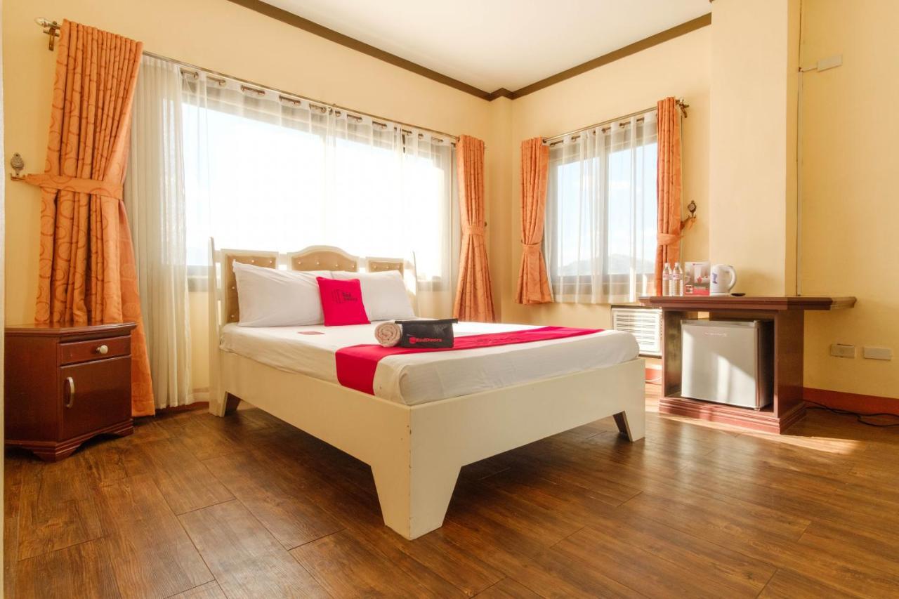 Reddoorz Plus @ Seaborne Hotel Subic Zambales Kültér fotó