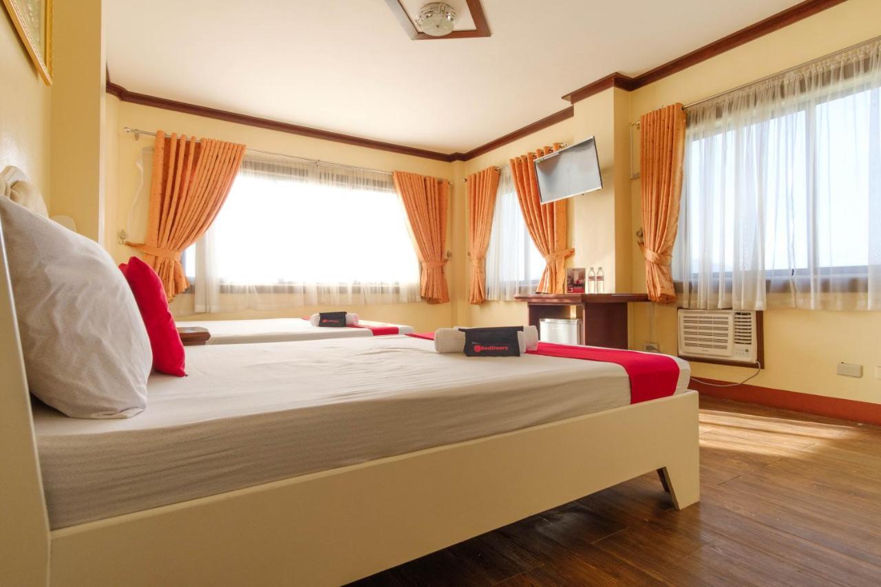 Reddoorz Plus @ Seaborne Hotel Subic Zambales Kültér fotó